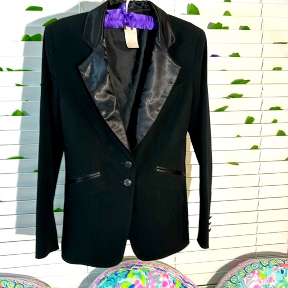 Lucy Perida black jacket with satin lapels